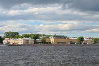 Rusya'nın St.Petersburg kentinde Neva Nehri'nin Üniversitesi setin sarayının Menshikov.