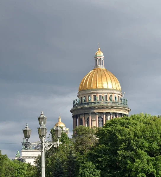 Isaac Cathedral Wolk Dag Sint Petersburg Rusland — Stockfoto