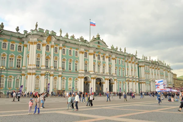 圣彼得堡 俄罗斯 2018年6月12日 观冬宫博物馆 俄罗斯最大和最重要的艺术和历史博物馆之一 — 图库照片