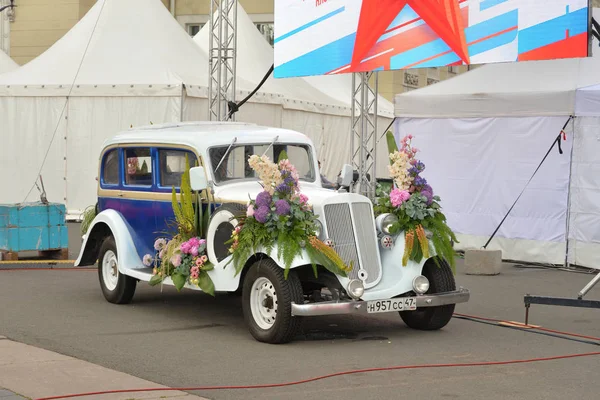 サンクトペテルブルク ロシア連邦 2018 Gaz ソビエト車直列 1936 年から 1942 年にゴーリキー自動車工場で生産 — ストック写真