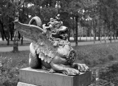 Tsarskoye Selo, Rusya Çin Ejderha heykeli. Siyah ve beyaz.