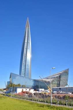 St.Petersburg, Rusya Federasyonu - 8 Ağustos 2018: gökdelen Lakhta merkezidir en kuzeydeki dünya ve en yüksek Rusya ve Avrupa'da. Onun yüksekliği 462 metredir.