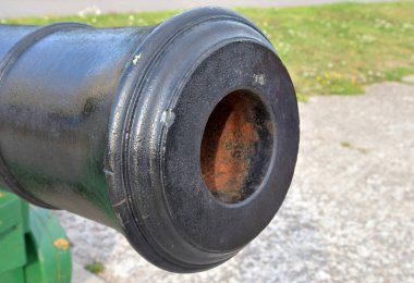 Kronstadt, St-Petersburg, Rusya Federasyonu eski top yakın çekim.