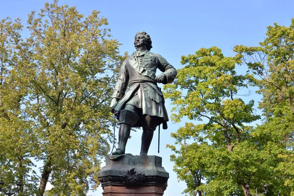 圣彼得堡 俄罗斯 2018年8月18日 Kronstadt 的伟大的彼得雕像 Alekseevich 绰号伟大 俄国的最后沙皇和所有俄国的第一位皇帝 — 图库照片