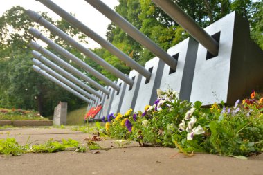 Topçu batarya A içinde Köyü, Dudergof., St. Petersburg, Rusya Federasyonu eteklerinde anıt.
