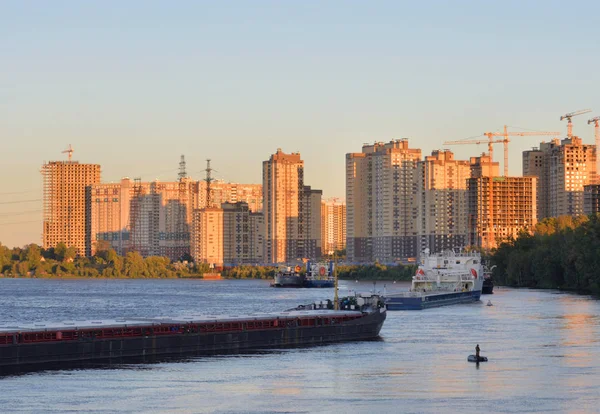 Utsikt Över Floden Neva Utkanten Petersburg Vid Solnedgången Ryssland — Stockfoto