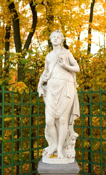 Estatua Sibila Delfos Noche Otoño San Petersburgo Rusia Sibyl Antigua — Foto de Stock