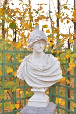 Yaz bahçesinde büyük iskender heykeli akşam, St.Petersburg, Rusya Federasyonu. Makedonya Aleksandr Makedon Kralı Argead Hanedanı, bir üstün Komutan, bir dünya gücü yaratıcısı.