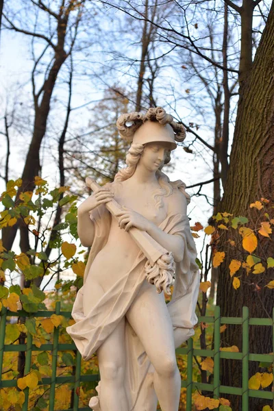 Statue Der Göttin Bellona Sommergarten Herbstabend Petersburg Russland Alte Römische — Stockfoto