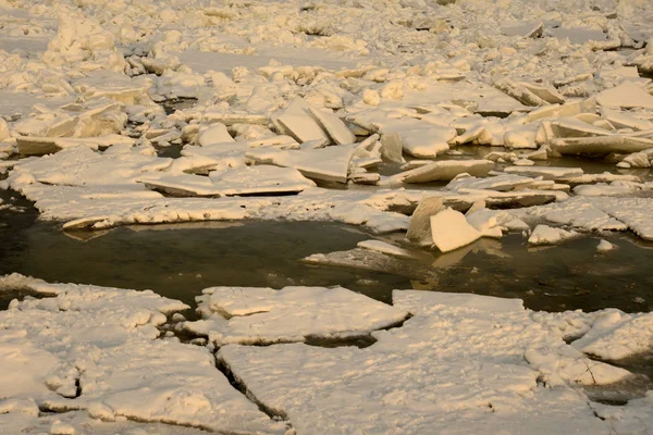 Lód Wodzie Zimową Noc — Zdjęcie stockowe