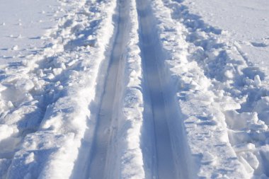 Kış kar arka plan ile cross country kayak parça.