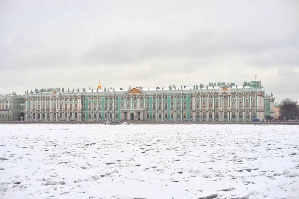 Palacio Invierno Río Neva Invierno San Petersburgo Rusia — Foto de Stock