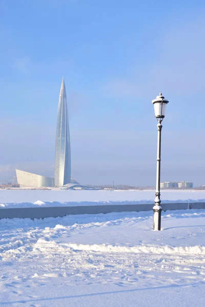 Mrakodrap Lakhta Center Pobřeží Finského Zálivu Petrohradě Slunný Zimní Den — Stock fotografie