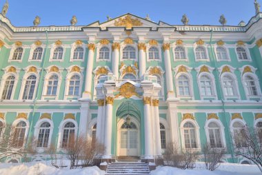 Kış Sarayı Hermitage Müzesi, St. Petersburg, Rusya'nın görünümü.