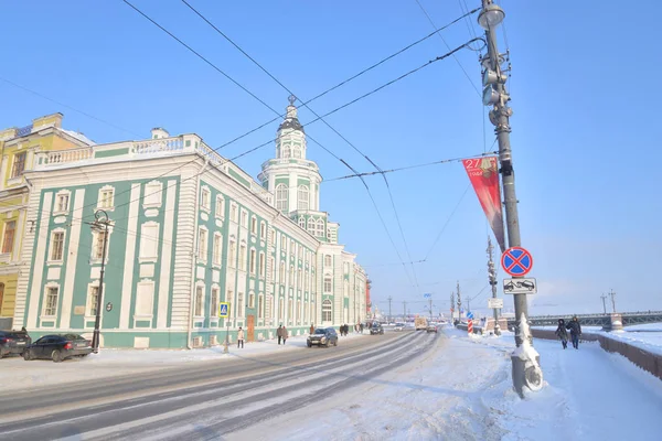 圣彼得堡 俄罗斯 2019年1月27日 冬季圣彼得堡历史中心的大学堤防景观 — 图库照片