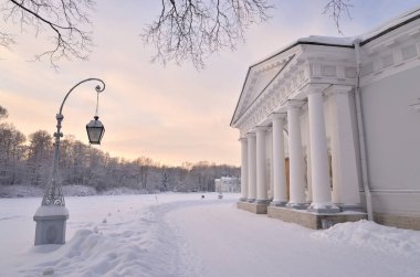 Mutfak Binası Elaginoostrovsky Palace Elagin Adası St. Petersburg'daki kış akşam, Rusya Federasyonu.