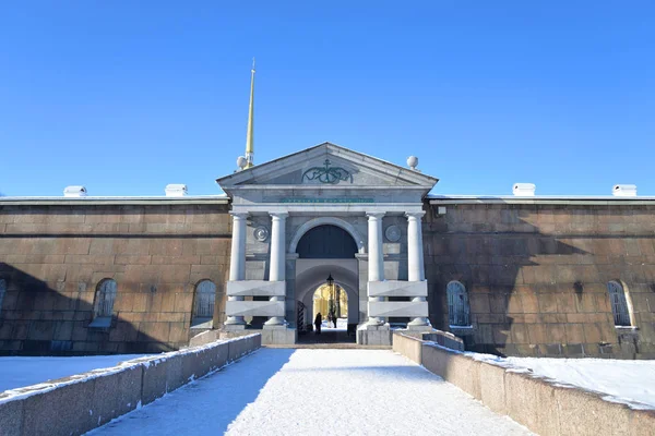 Portão de Neva da fortaleza de Peter e Paul . — Fotografia de Stock