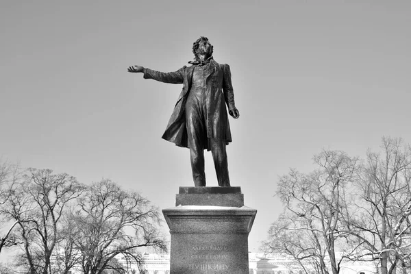 Statue von Alexander Puschkin. — Stockfoto
