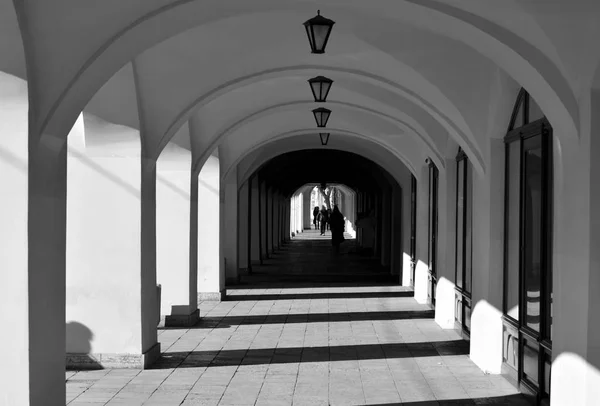 Arcade of Andreevsky Dvor in Saint Petersburg. — Stock Photo, Image