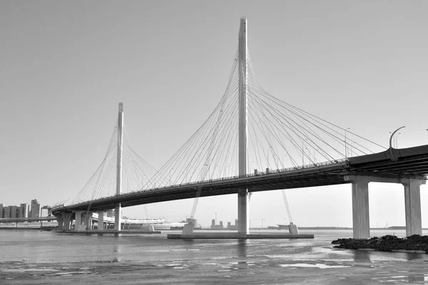 Καλωδιακή γέφυρα στην Αγία Πετρούπολη. — Φωτογραφία Αρχείου