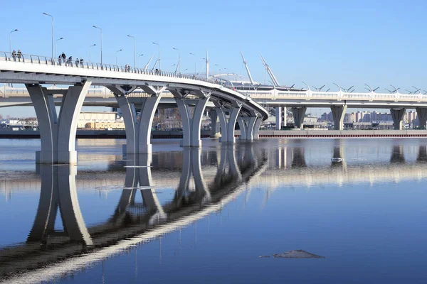 Puente peatonal en San Petersburgo . —  Fotos de Stock