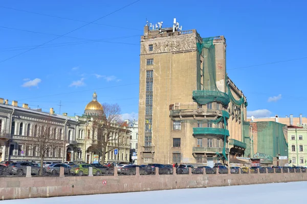 Palác kultury komunikace pracovníků na nábřeží řeky Moyka. — Stock fotografie