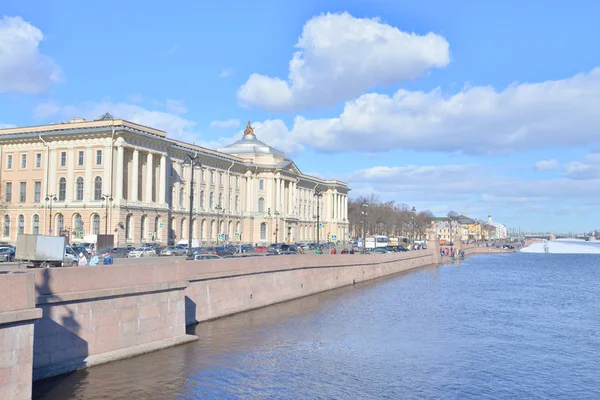 Academie voor Kunsten in Sint-Petersburg. — Stockfoto