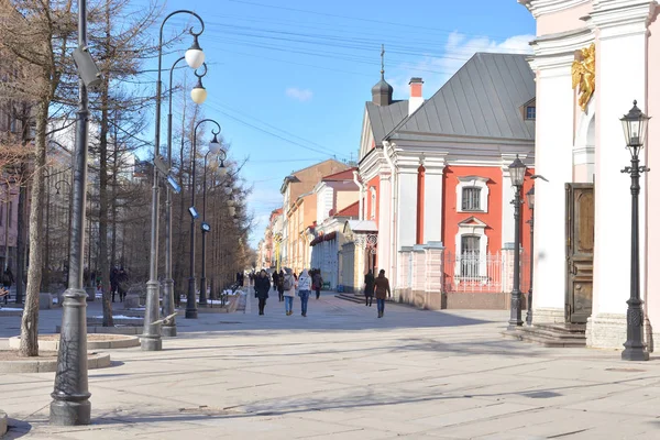 Via 6 linea dell'isola Vasilievsky a San Pietroburgo . — Foto Stock
