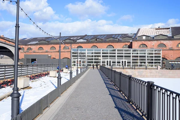 Historische gebäude in new holland island in st. petersburg. — Stockfoto