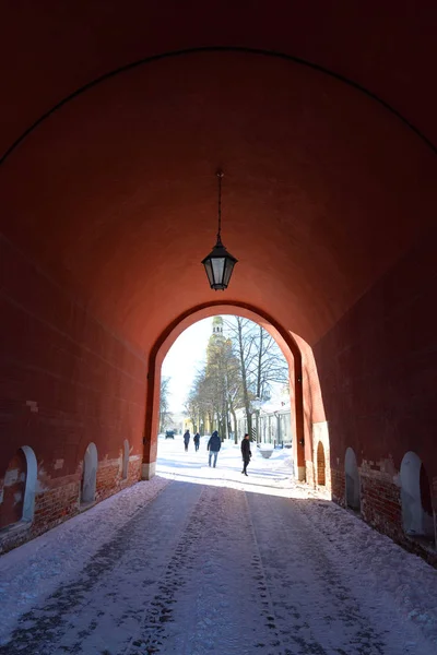 Arch in the wall of Peter and Paul Fortress. — Stock Photo, Image