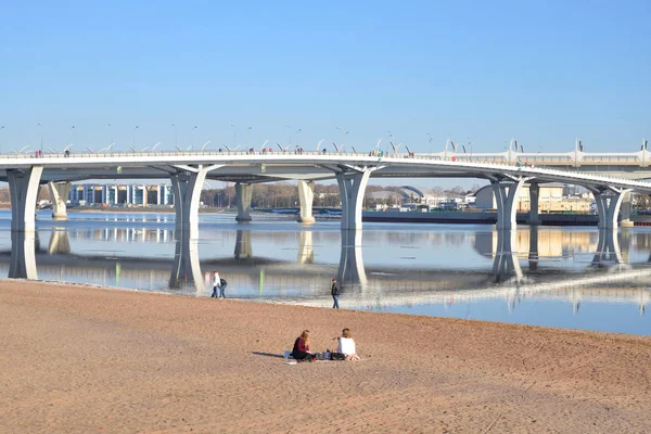 Puente peatonal en San Petersburgo . —  Fotos de Stock