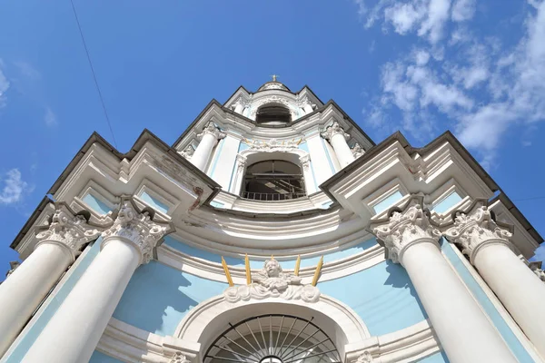 Glockenturm der Marienkathedrale von St. Nikolaus. — Stockfoto