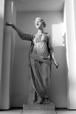 Tanrıça Latona'nın heykeli. Fragman Elagin Sarayı.