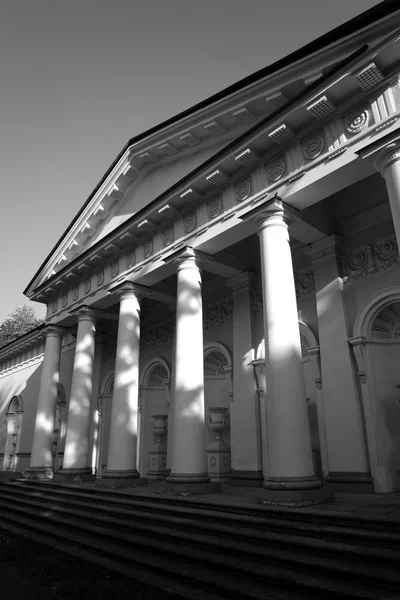 Елагинский дворец в Санкт-Петербурге . — стоковое фото
