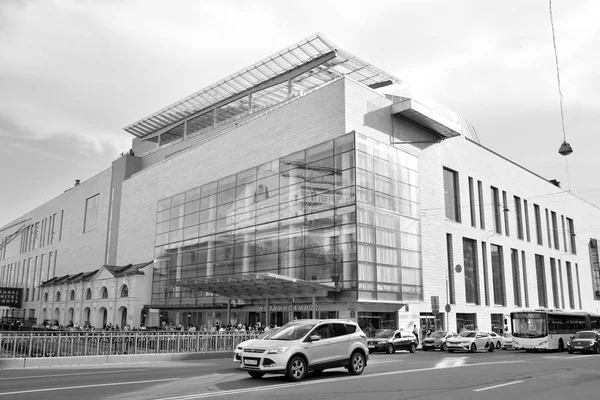 Mariinsky tiyatrosunun ikinci etabının yeni binası. — Stok fotoğraf