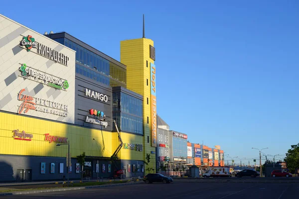 Centro comercial moderno . — Fotografia de Stock