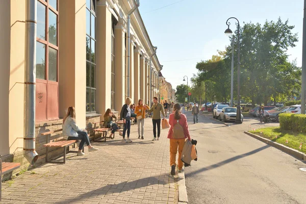 The building of Vasileostrovsky market. — Stock Photo, Image