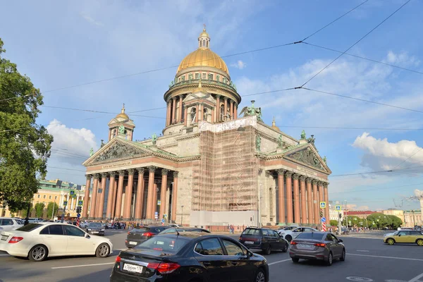 在圣彼得堡的圣以撒大教堂. — 图库照片