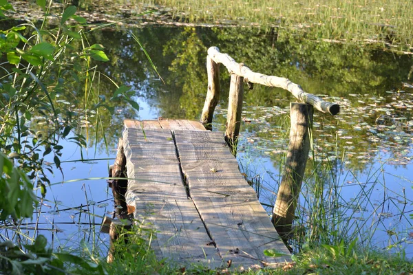 Kleine houten pier. — Stockfoto