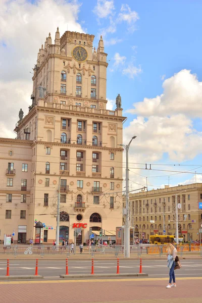 Житлова вежа в стилі ампір. — стокове фото