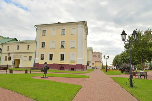 Памятник средневековому профессору .. — стоковое фото