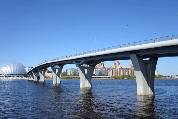 Rusya Nın Petersburg Kentindeki Neva Nehri Üzerindeki Yaya Yatı Köprüsü — Stok fotoğraf