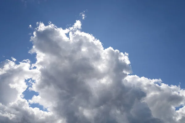 Langit Biru Dan Awan Cumulus Dapat Digunakan Sebagai Latar Belakang — Stok Foto