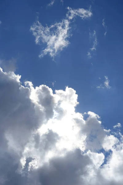 Langit Biru Dan Awan Cumulus Dapat Digunakan Sebagai Latar Belakang — Stok Foto