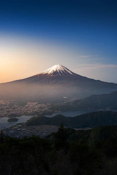 Sabahın Erken Saatlerinde Fuji Gölü Kawaguchiko Üzerinde — Stok fotoğraf