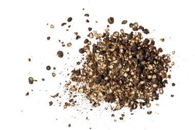 Yüksek çözünürlüklü kamerayla çekilen siyah biber fotoğrafı beyaz arka planda kullanılıyor..