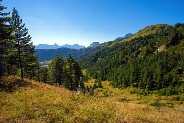 Спокойный Пейзаж Горах — стоковое фото