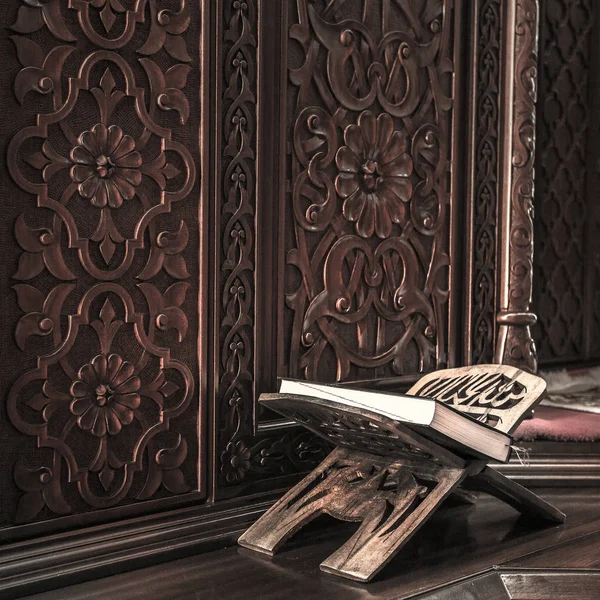 Quran in the mosque — Stock Photo, Image