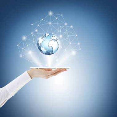 En iyi Internet kavramı küresel iş kavramları serisi. Dokunmatik ekran, eller, dünya. Telefon palm, para birimi simgeleri, çizgiler, bağlantılar, bağlanmak