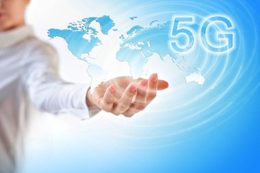 5g k Internet Mobil kablosuz kavramı. Ellerini göster. En iyi Internet kavramı küresel iş kavramları serisi. Sembol seyahat, internet, teknoloji ve iletişim